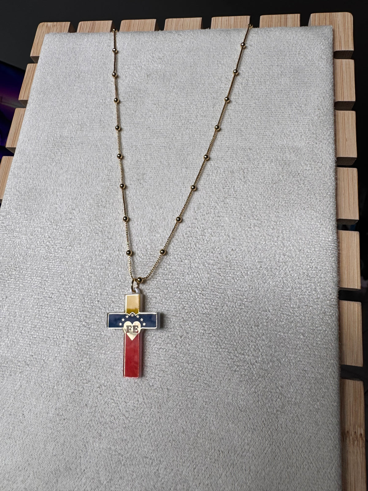 Cruz Tricolor